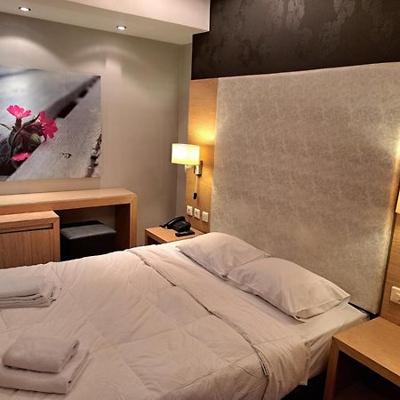 เนเฟลิ โฮเต็ล อลิมอส Hotel Alimos ภายนอก รูปภาพ