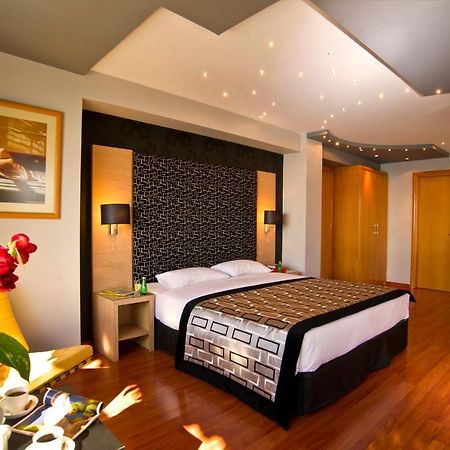 เนเฟลิ โฮเต็ล อลิมอส Hotel Alimos ภายนอก รูปภาพ