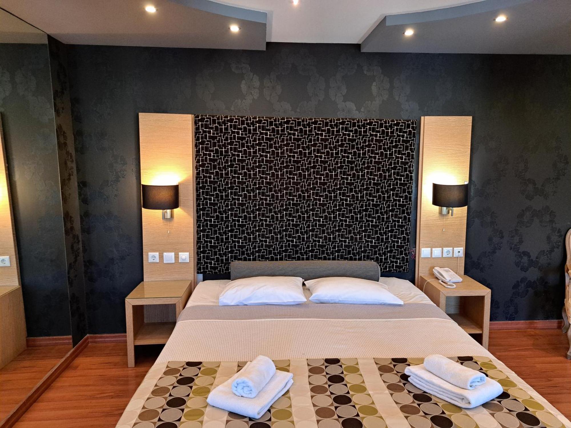 เนเฟลิ โฮเต็ล อลิมอส Hotel Alimos ภายนอก รูปภาพ